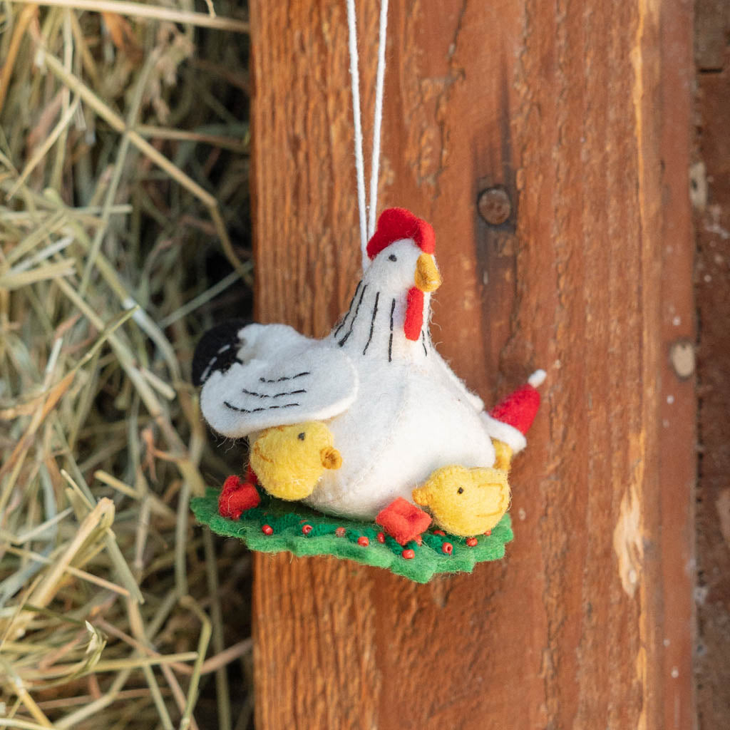 Holiday Hen Chicks Ornament